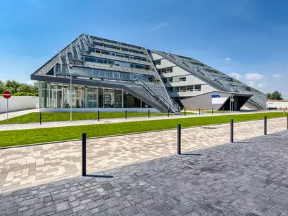  Sediul Saint-Gobain din Cehia